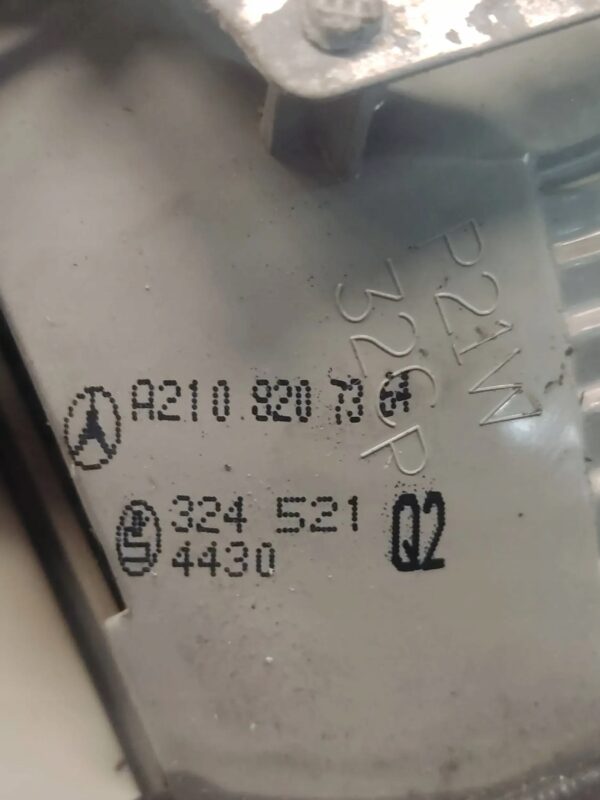LAMPA TYLNA LEWA MERCEDES W210 COMBI LIFT A2108207364