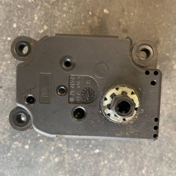 SILNICZEK NAGRZEWNICY B8036U12 RENAULT MASTER II