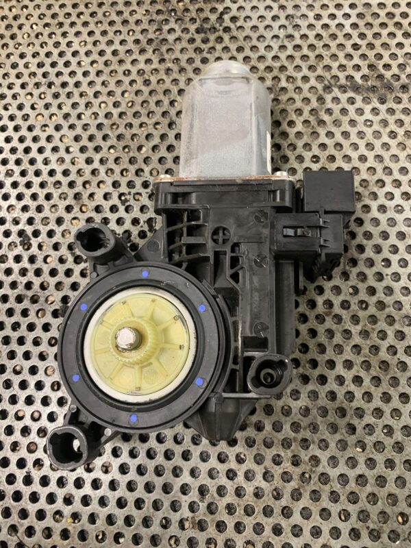 SILNICZEK SZYBY PRAWY PRZÓD VW T5 7E0959802