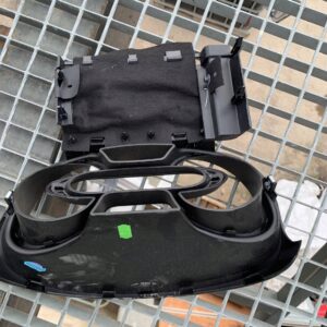 OSŁONA LICZNIKA TRAFIC III 681010993R