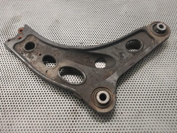 WAHACZ PRAWY RENAULT TRAFIC NISSAN PRIMASTAR II 8200395034