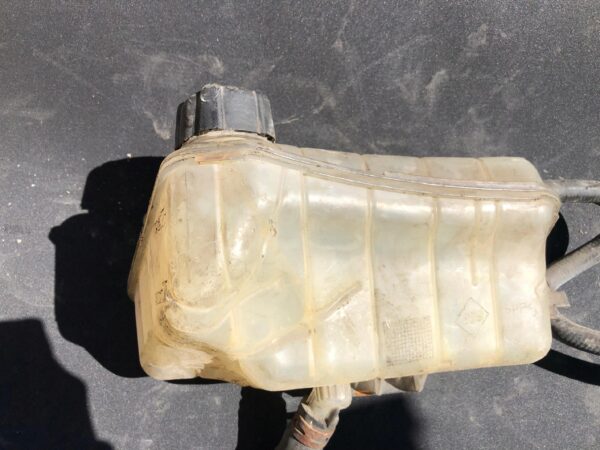 ZBIORNICZEK WYRÓWNAWCZY RENAULT KANGOO 8200455786A