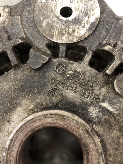 POMPA OLEJU VOLKSWAGEN T4 2.5 TDI 074115109B