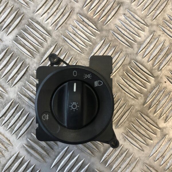 WŁĄCZNIK ŚWIATEŁ VOLKSWAGEN CRAFTER HVW9065450104