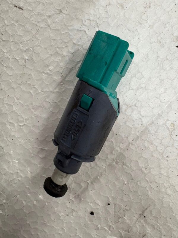 CZUJNIK PEDAŁU SPRZĘGŁA VW LT 253250007R