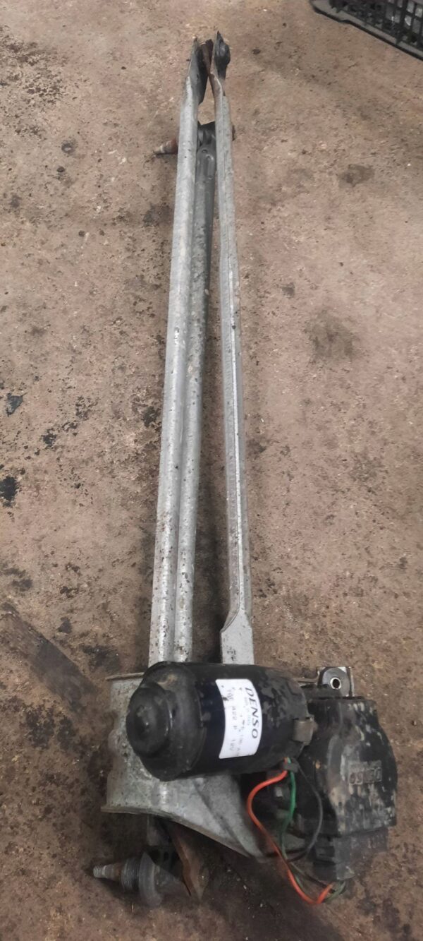 9e5e5e2b39f60747b3b7a0bf81e27ce9