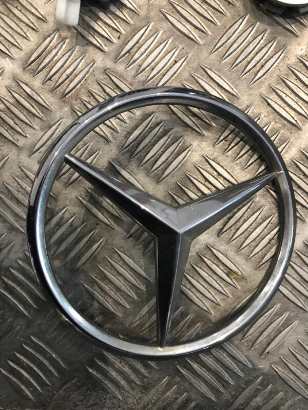 2803eb34e6a32f7ac14a87156d63a5ab.jpg EMBLEMAT MERCEDES VITO A6388880086