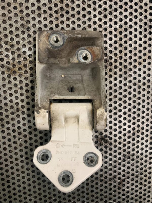 ZAWIAS DOLNY DRZWI TYLNYCH PRAWY 7H0827154 VOLKSWAGEN T6