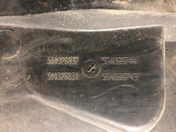 LISTWA BŁOTNIKA LEWY TYŁ IVECO DAILY 500326832