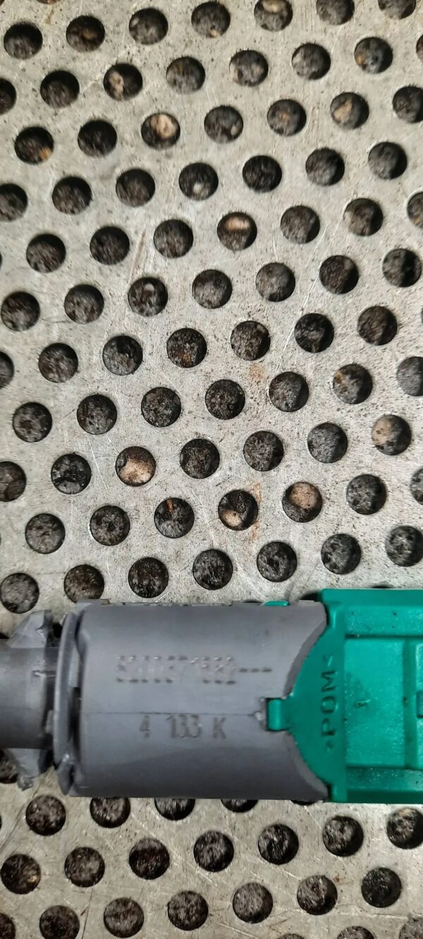 CZUJNIK POŁOŻENIA PEDAŁU SPRZĘGŁA 8200571582 RENAULT MASTER