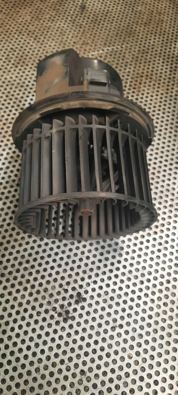 WENTYLATOR NAWIEWU 6C1H18456B FORD TRANSIT A FORD