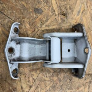 ZAWIAS DRZWI TYLNYCH RENAULT TRAFIC II