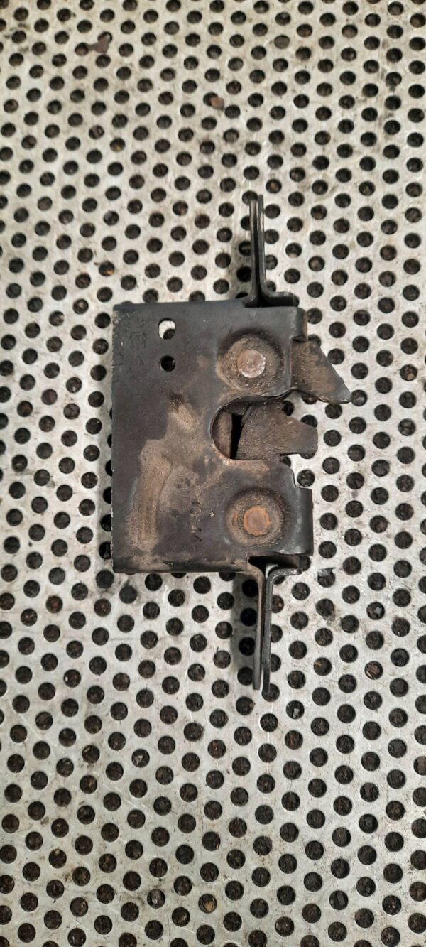 ZAMEK MASKI RENAULT MASTER