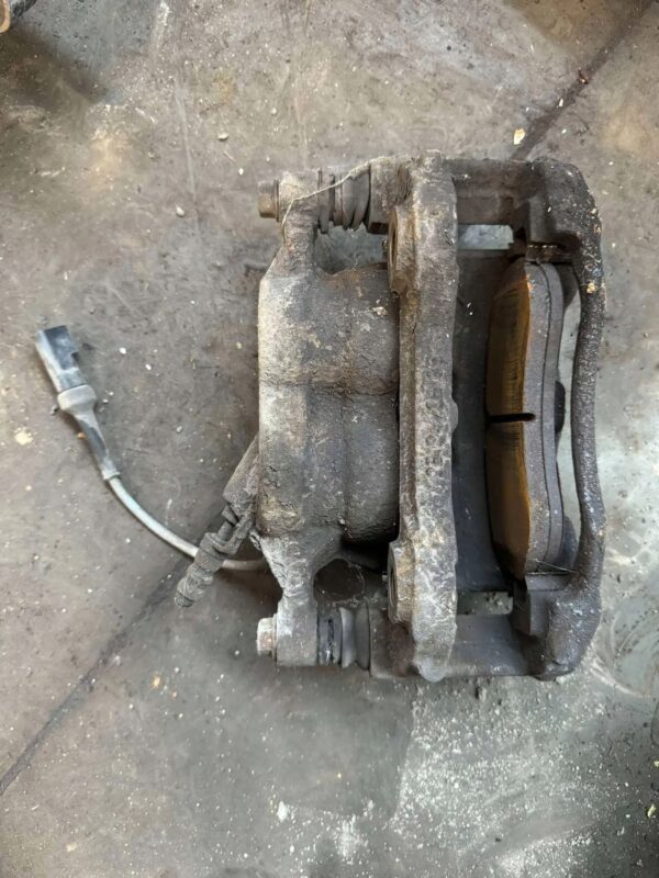 ZACISK HAMULCOWY LEWY PRZÓD FORD TRANSIT MK8 2.0 TDCI