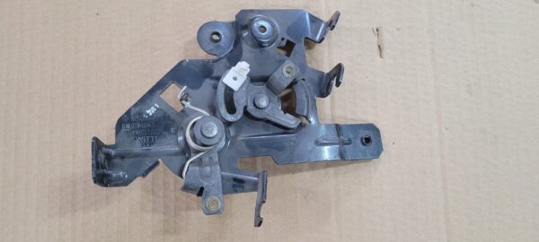 ZAMEK DRZWI PRZESUWNYCH RENAULT TRAFIC 8200004829C