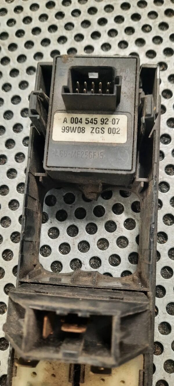 2b82ea38d029f44fbcae514ddbc72ea0.jpg PANEL PRZYCISKI SZYBY A0045459207