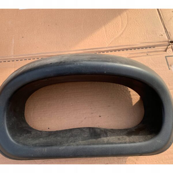 OBUDOWA OSŁONA LICZNIKA USZKODZONA RENAULT MASTER II