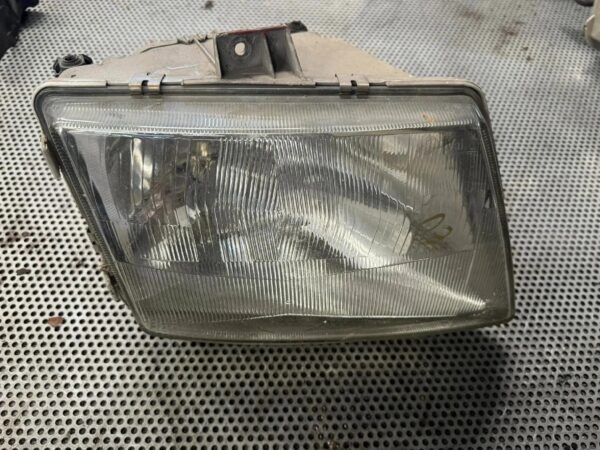 LAMPA PRAWY PRZÓD EU MERCEDES VITO 638