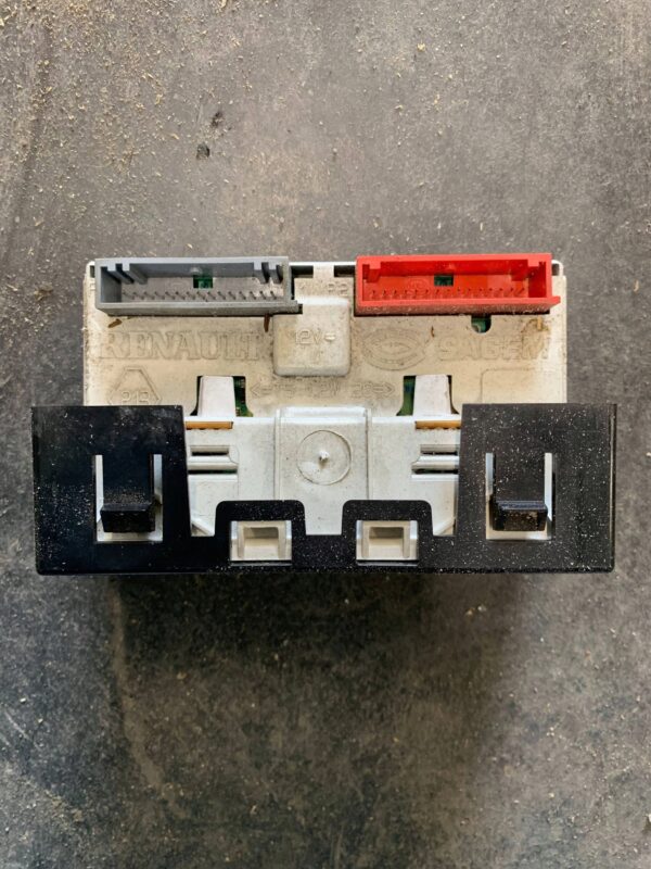 WYŚWIETLACZ RADIA RENAULT MASTER