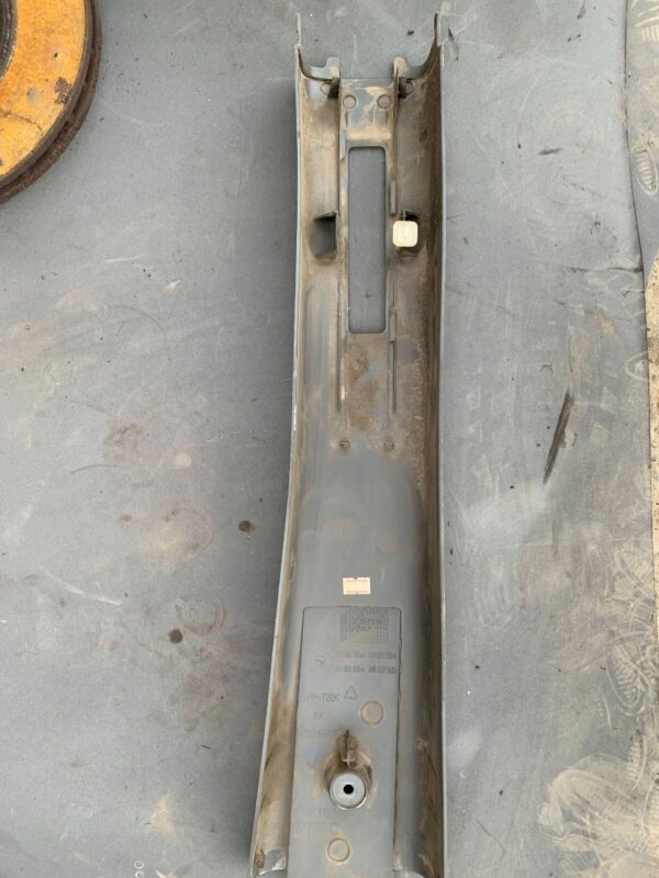 OSŁONA SŁUPKA B LEWA GÓRNA KABINA PODWÓJNA 500337384 IVECO DAILY III DUBEL