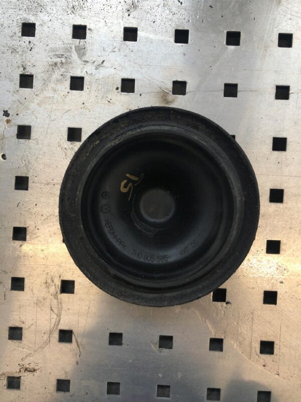 OSŁONA ZWROTNICY AMORTYZATORA VW T5 7H0805585
