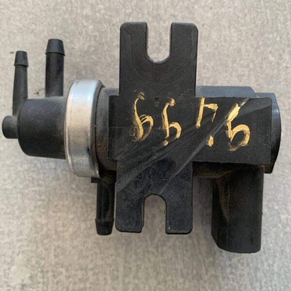 ZAWÓR PODCIŚNIENIA 1J0906627 VOLKSWAGEN T5