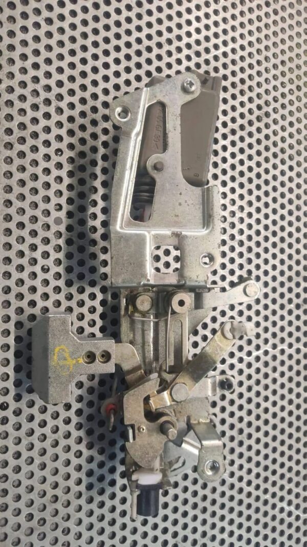 ZAMEK DRZWI PRZESUWNYCH LEWE RENAULT MASTER II