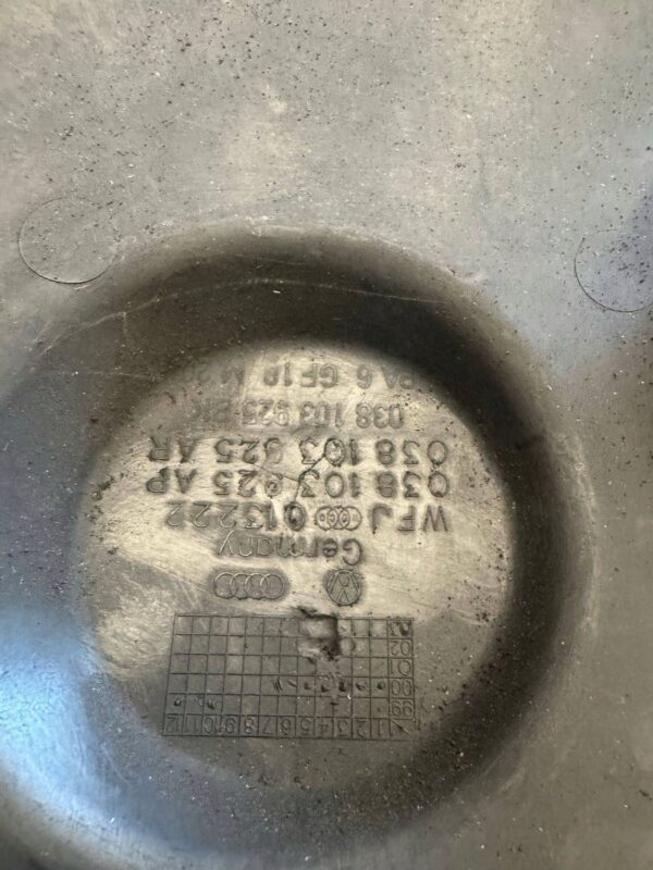 OSŁONA SILNIKA PASSAT B5 038103925AP