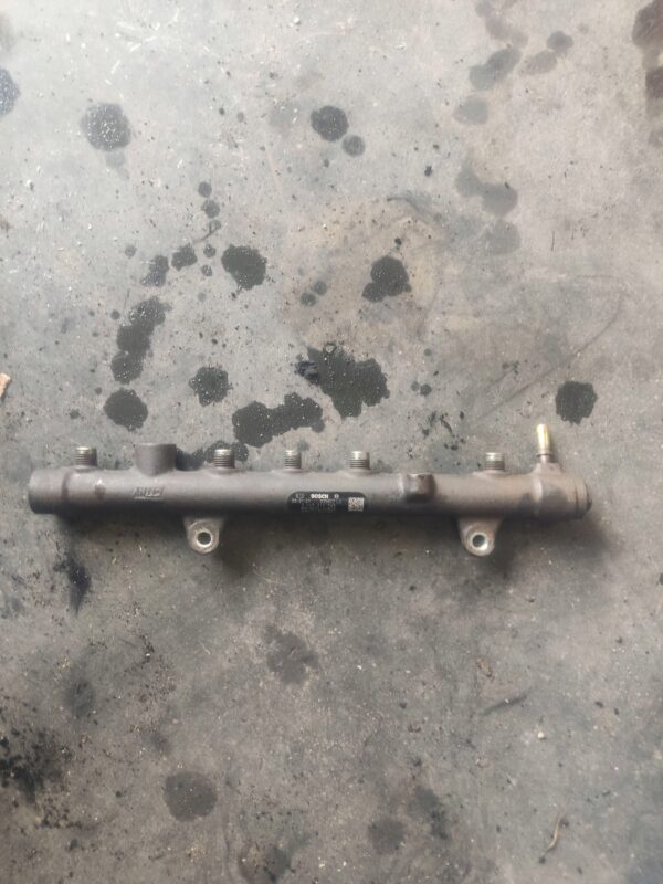 LISTWA WTRYSKOWA RENAULT TRAFIC II 1.9 DCI 8200330912