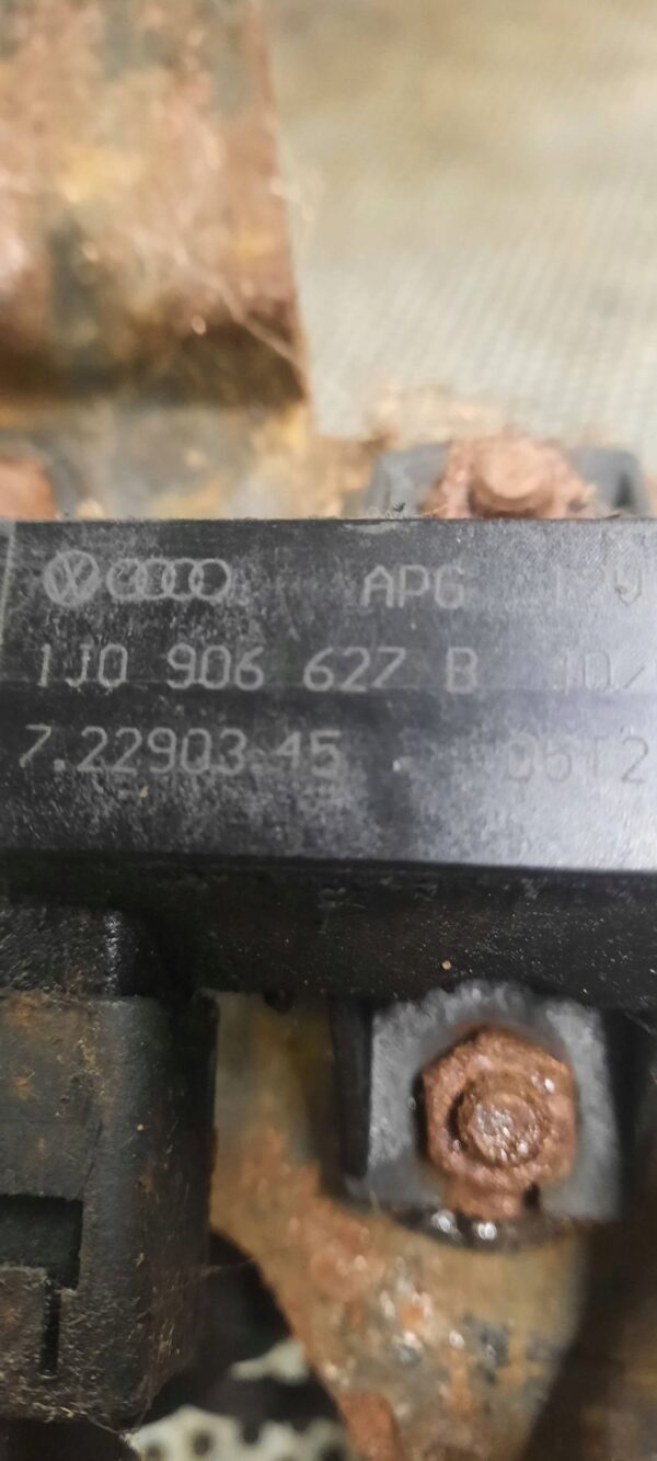 53bb8690a7d4425a764458797330b6e6