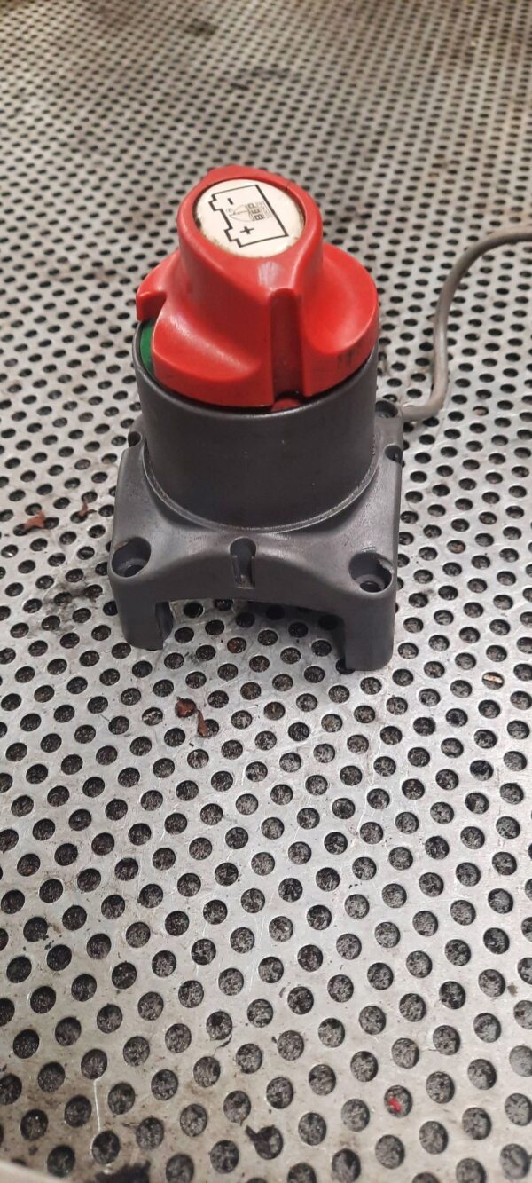 WYŁĄCZNIK GŁÓWNY PRĄDU MASTER MOVANO INTERSTAR 98-10