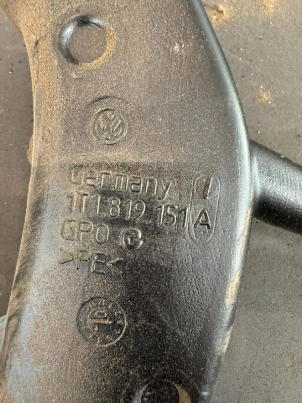 KANAŁ POWIETRZA VOLKSWAGEN CADDY III 1.9 TDI 1T1819151A