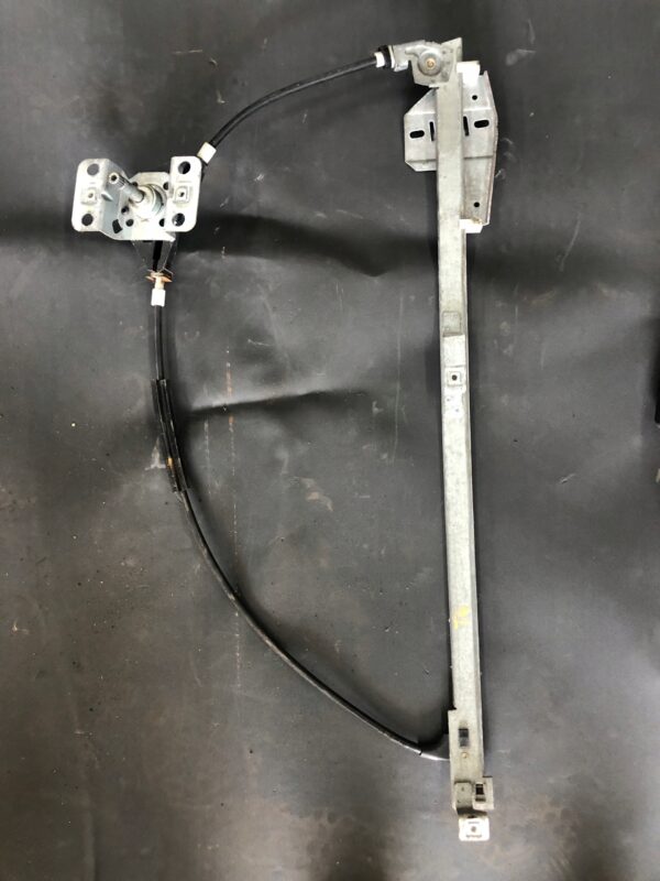MECHANIZM MANULANY SZYBY PRAWY VW T4 701837502
