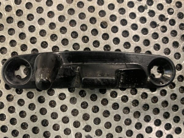 RYGIEL DRZWI PRZESUWNYCH PRAWYCH VOLKSWAGEN T6