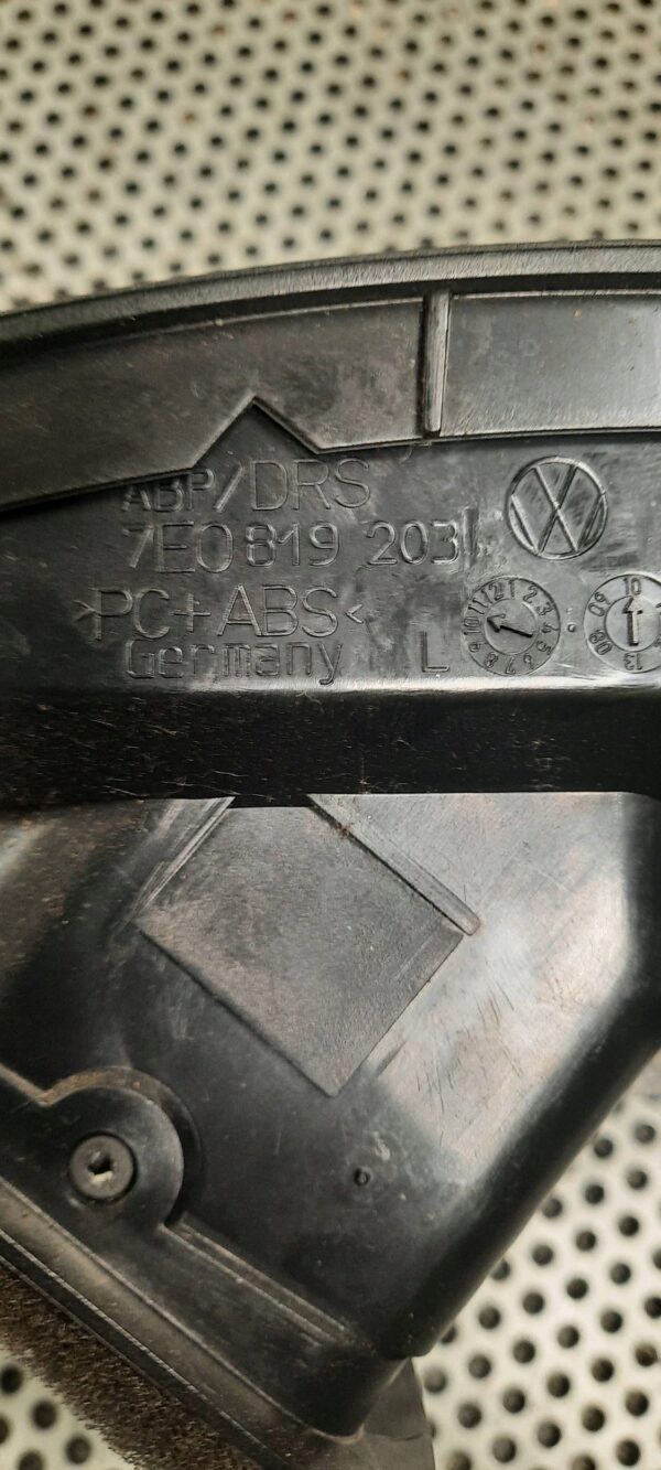 KRATKA NAWIEWU LEWA 7E0819203