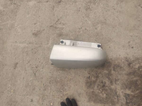 NAROŻNIK ZDERZAKA TYLNEJ LAMPY PRAWEJ RENAULT TRAFIC II 909000150R