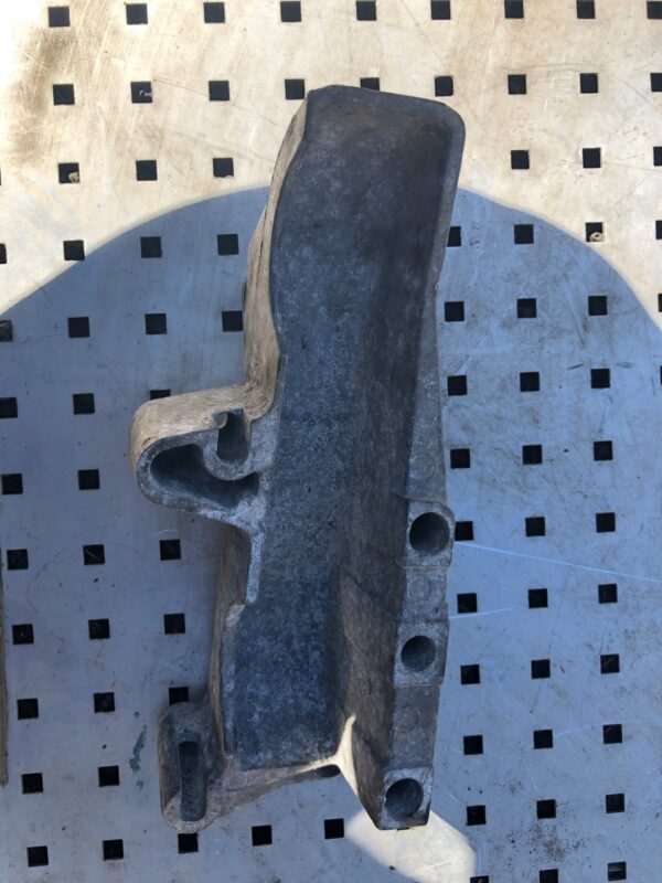 ŁAPA SILNIKA RENAULT LAGUNA 8200281990