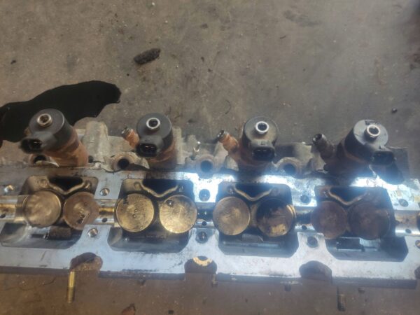 WTRYSKIWACZE RENAULT TRAFIC II 1.9 DCI Z USZKODZONĄ GŁOWICĄ