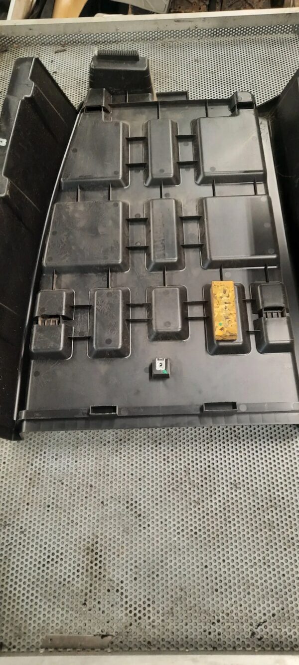 SCHOWEK PÓŁKA PRAWY IVECO DAILY VI -14 2.3 HPI