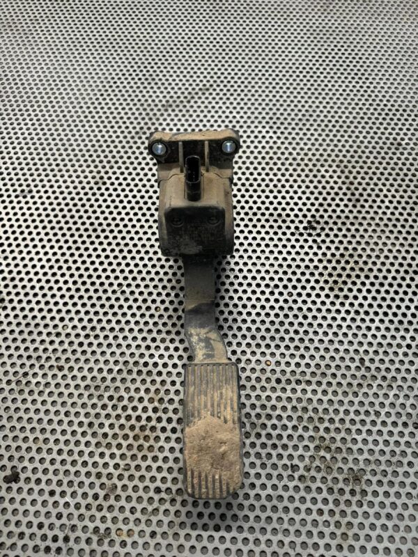 POTENCJOMETR GAZU MERCEDES SPRINTER 906 A9063000404