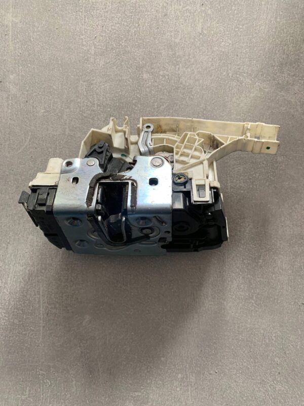 ZAMEK DRZWI MERCEDES BENZ SPRINTER A9067363535