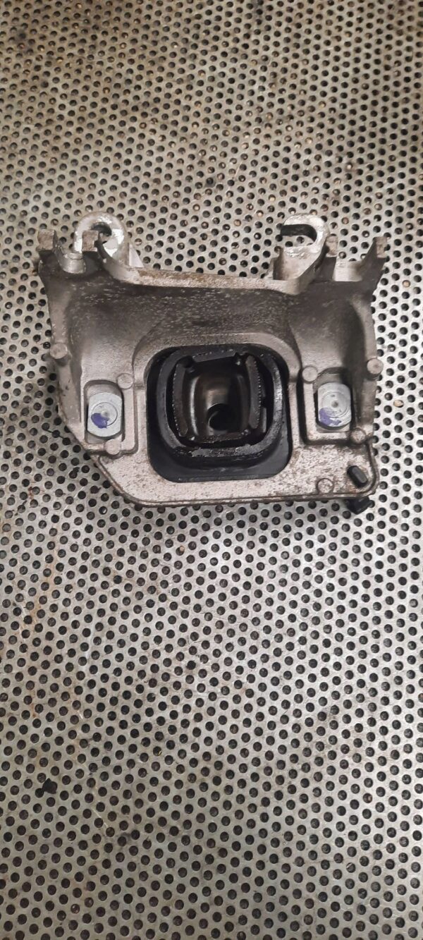 a281a4777682e5cd7d73e8a5c3639744