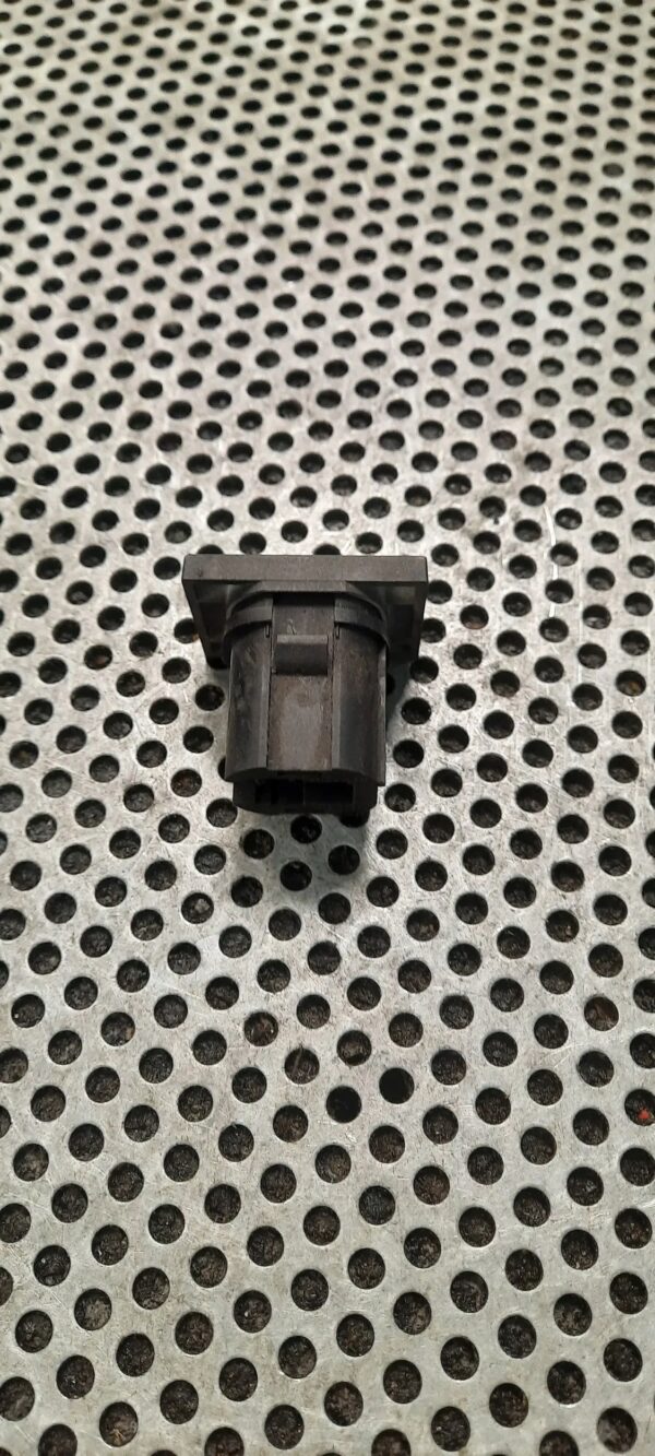 45013c14d0ce8362e3c8186486aef329.jpg PRZYCISK OGRZEWANIA SZYBY PRZEDNIEJ