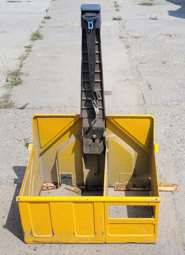 PODSTAWA ŁAWKI MERCEDES SPRINTER 901 FV