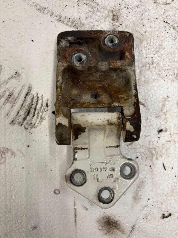 a937a9f2302d83d5df1c32af9edbe976