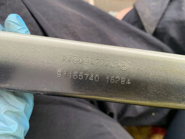 PROWADNICA SZYNA DRZWI LEWA TRAFIC III 7700311975