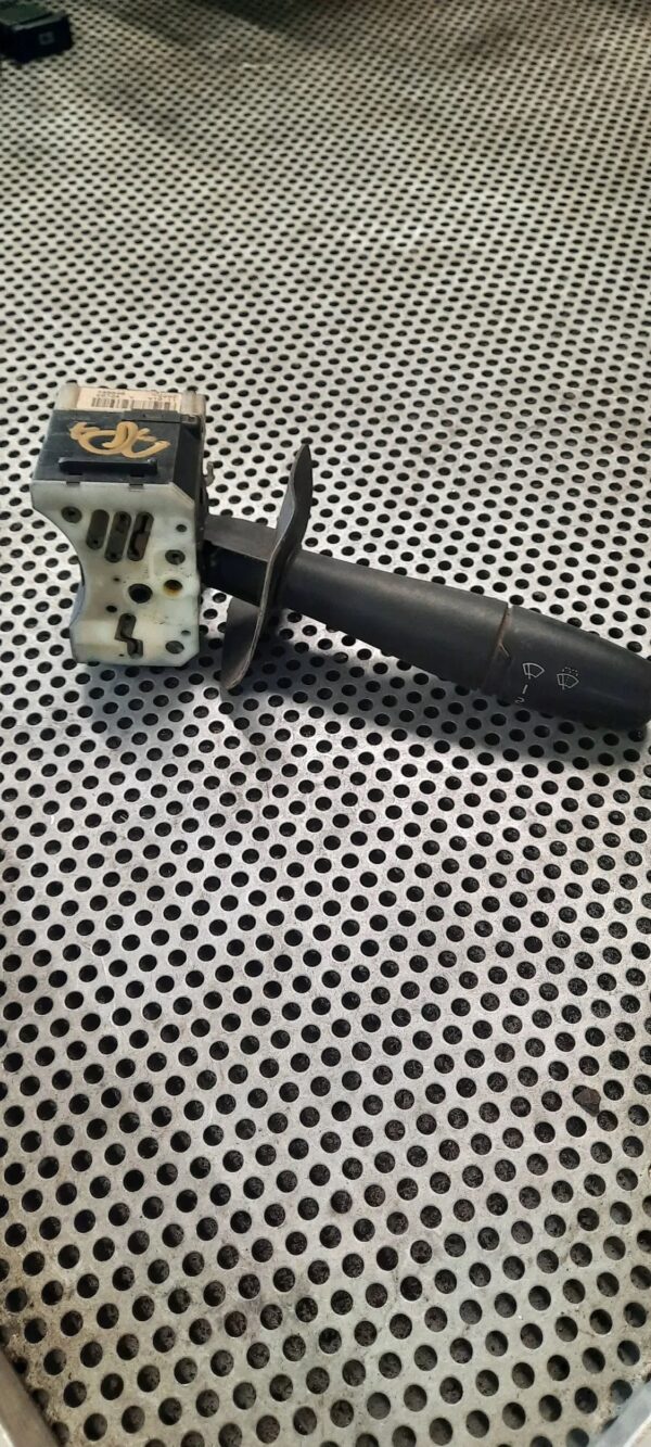 4b39f878f407e356e0e05b2c31e294a5.jpg MANETKA PRZEŁĄCZNIK 369698 RENAULT MASTER