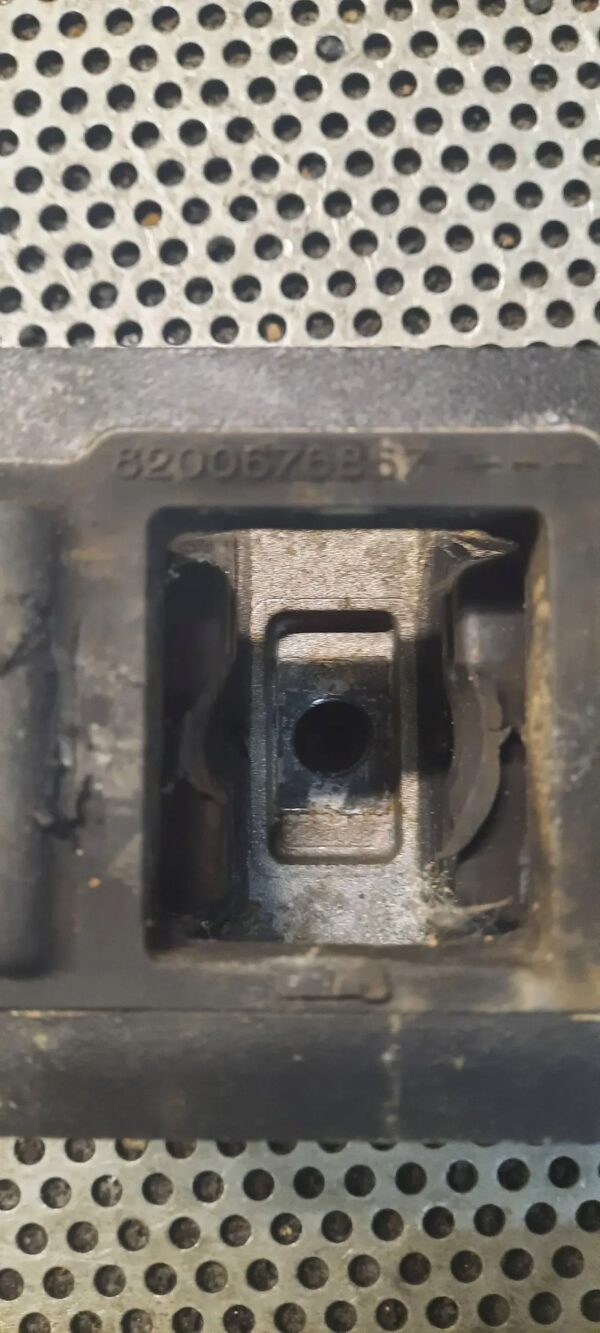 PODUSZKA/ ŁAPA SKRZYNI BIEGÓW RENAULT MASTER 8200676867