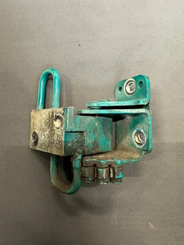 ZAWIAS DRZWI PRAWY PRZÓD VOLKSWAGEN CADDY III 1T0831412A