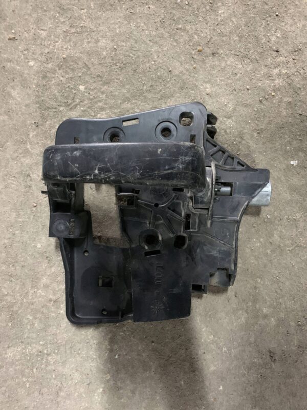 KLAMKA DRZWI PRZESUWNYCH LEWA TYLNA BERLINGO 96806573